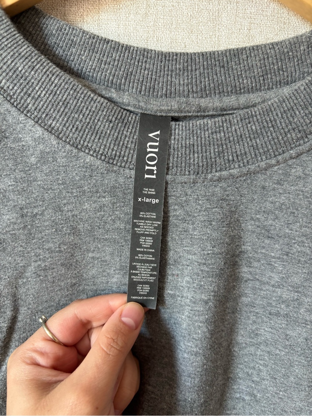 Vuori Heather Charcoal Relaxed Crew Sweatshirt - Picture 3 of 3